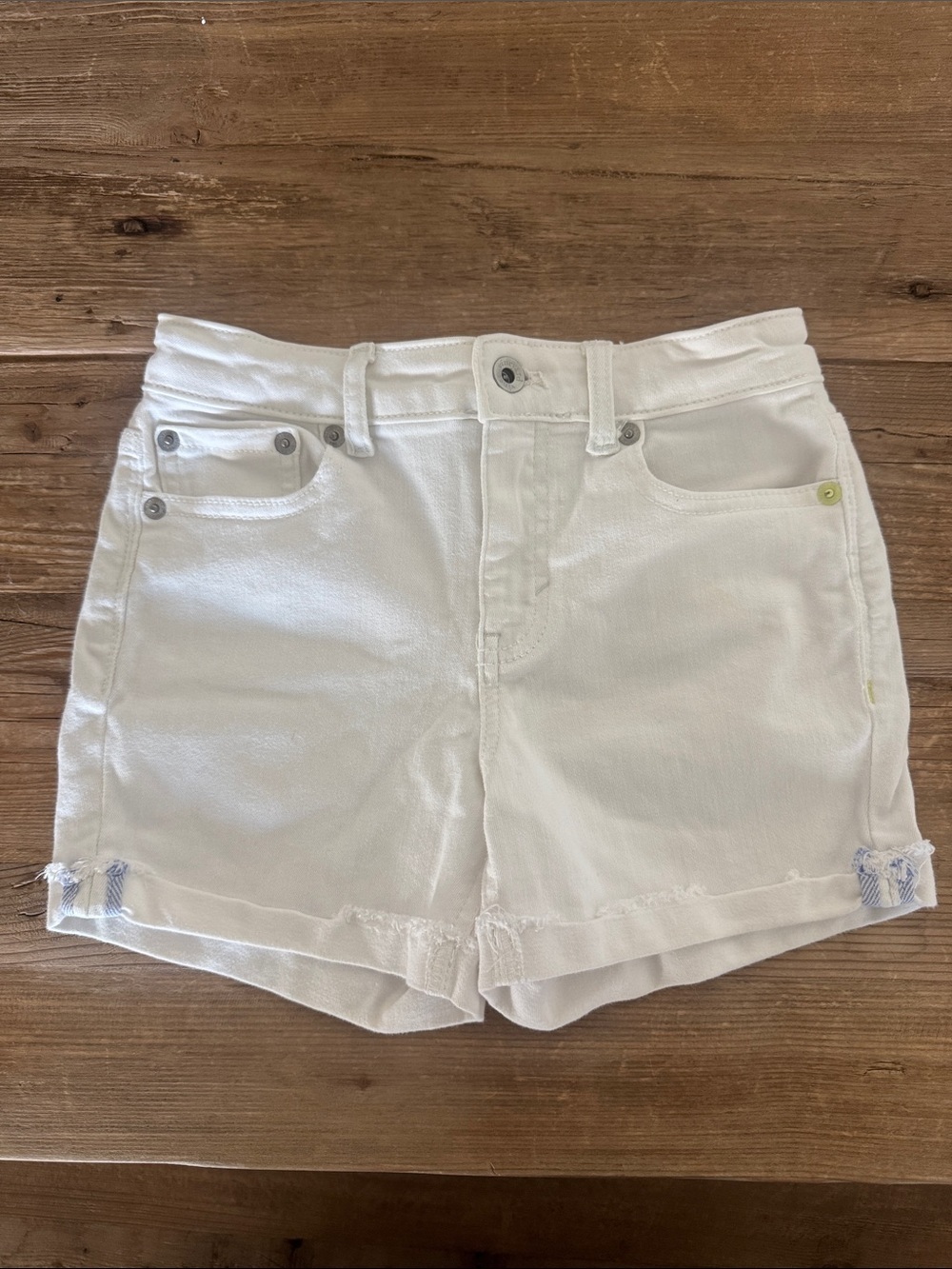 Girls Vineyard Vines White Denim Jean Shorts - Clean Mid Rise Style size 8